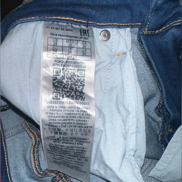 Guess Jeans - Picture 3 of 6